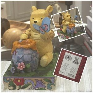 JIM SHORE Walt Disney Showcase Collection “Touch of Summer” #4016589 by Enesco